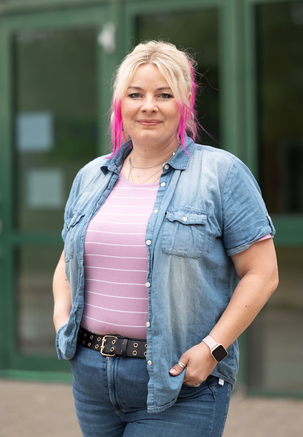 Marion Rodriguez Hernandez

Ich bin glückliche Mama von 2 Kindern zu sein. Eines davon hat auch die OGS Walsdorf besucht. In meiner Freizeit gehe ich gern spazieren, male und zeichne gerne. Viel Freude bereiten mir auch meine beiden Katzen. Das Arbeiten mit Kindern macht mir sehr viel Spaß. Ich freue mich auf eine tolle Zeit mit Euch in der OGS.